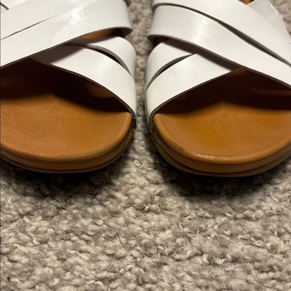 Reef Women's White and Tan Slide Sandals - Picture 2 of 6